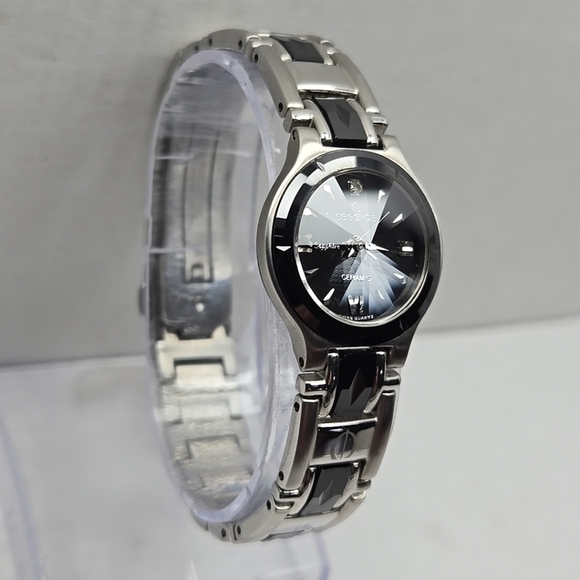 Vintage Womens Essence Ceramic Diamond Cut Sapphire Crystal Watch New Battery main image 6